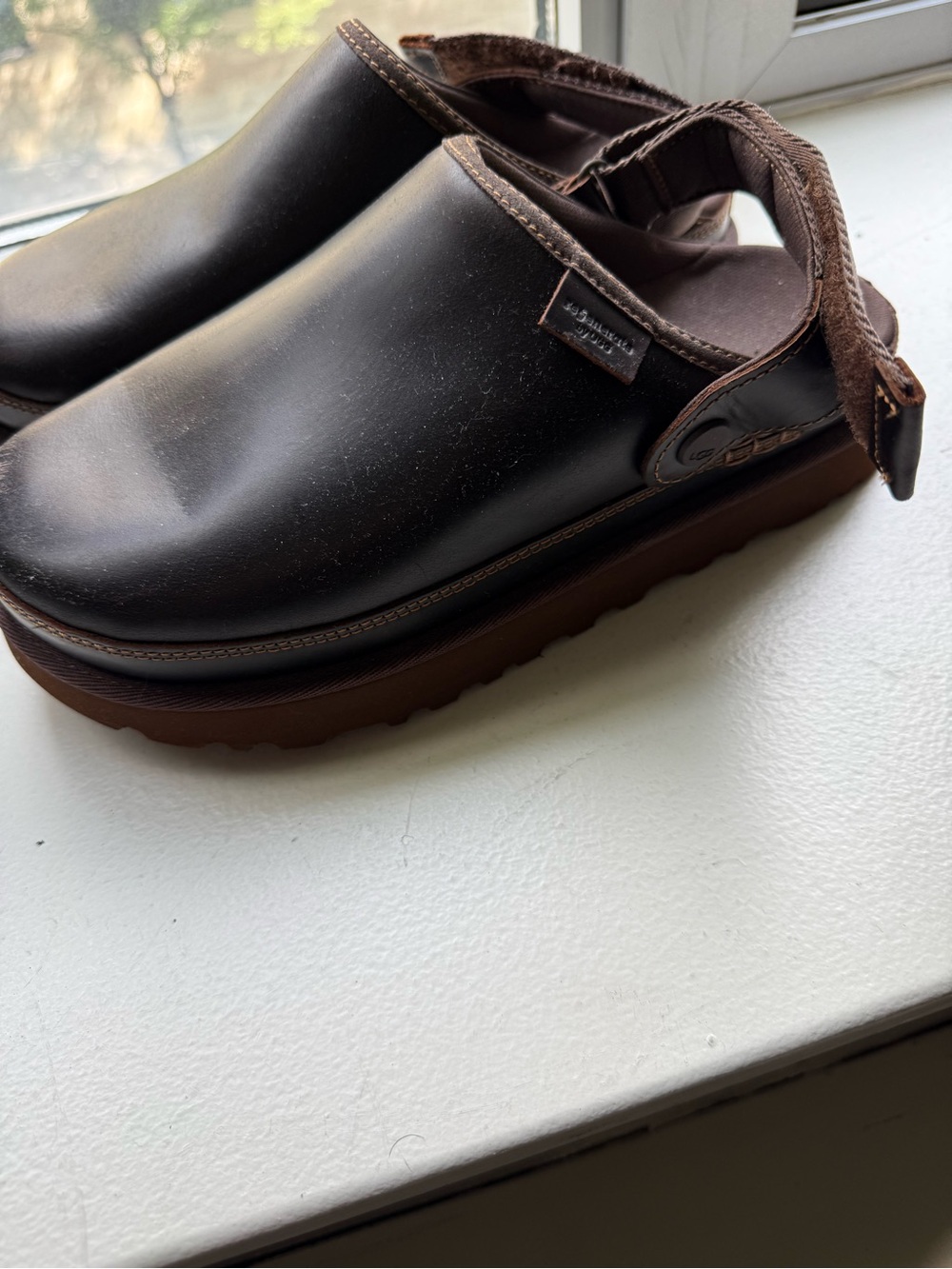 Ugg Golden Star Rengerate Clogs Brown Leather Inwood size 9.5